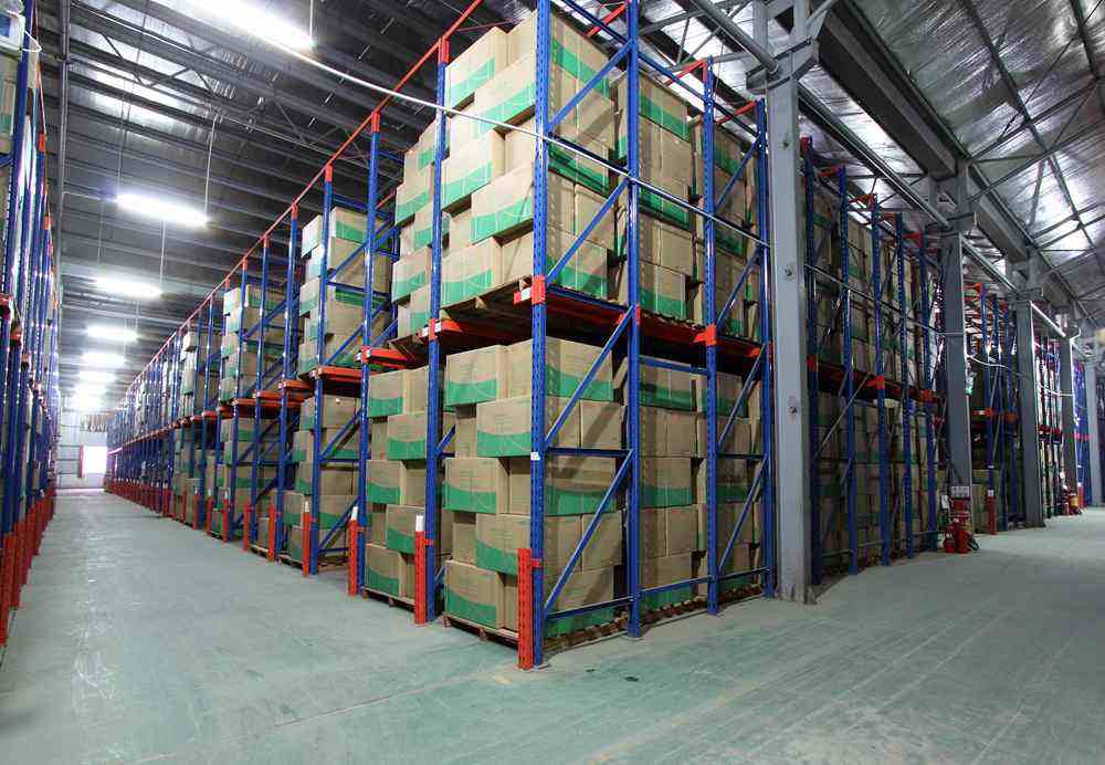 通廊式仓库货架